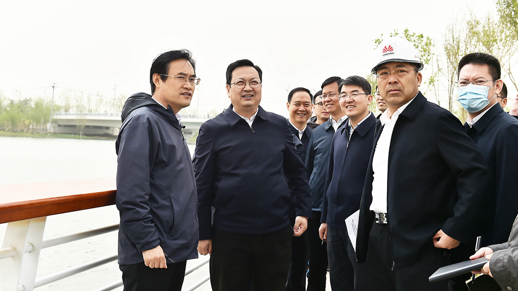 張國華在啟動區(qū)調(diào)研重點項目建設(shè)參加“大走訪——問題解決月”活動