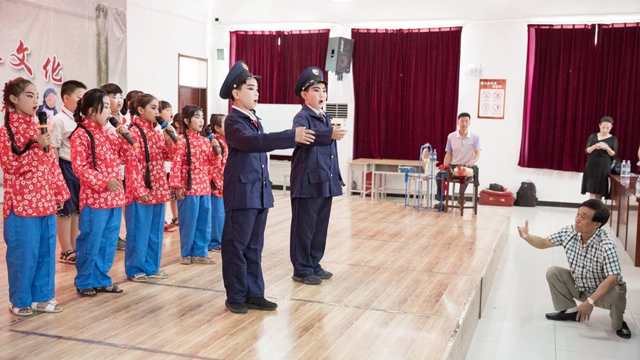 【網絡中國節(jié)】雄安小學生誦讀、書法、武術、戲劇迎端午